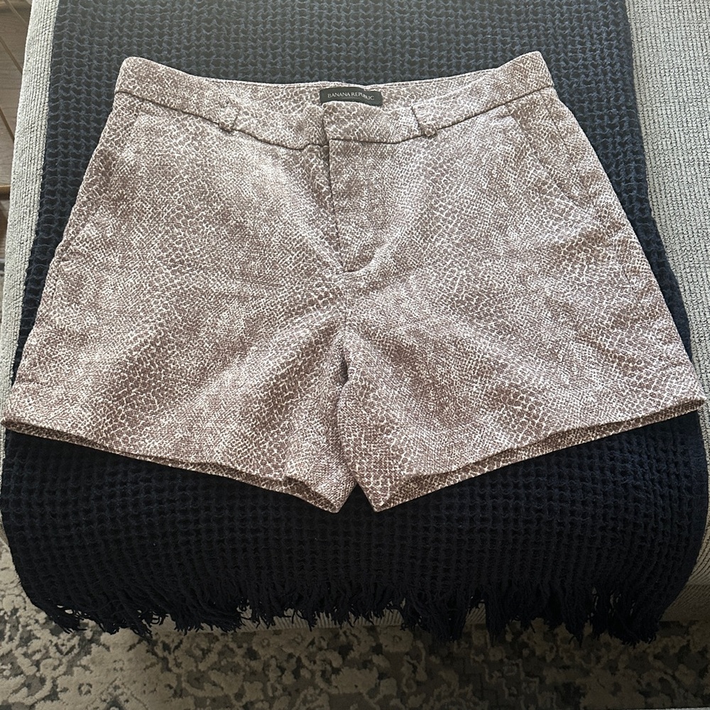 Banana Republic Textured Brown Women's Shorts- gorgeous! Size 6